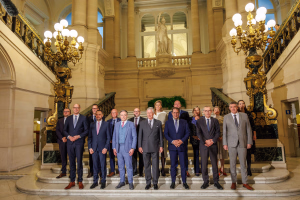 de-nieuwe-regering-de-wever-met-vier-vrouwelijke-ministers.avif