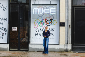 efd327a8-33a1-41d2-afda-e956838529ce